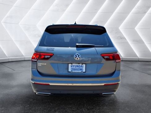 Used 2021 Volkswagen Tiguan SEL FWD image 4