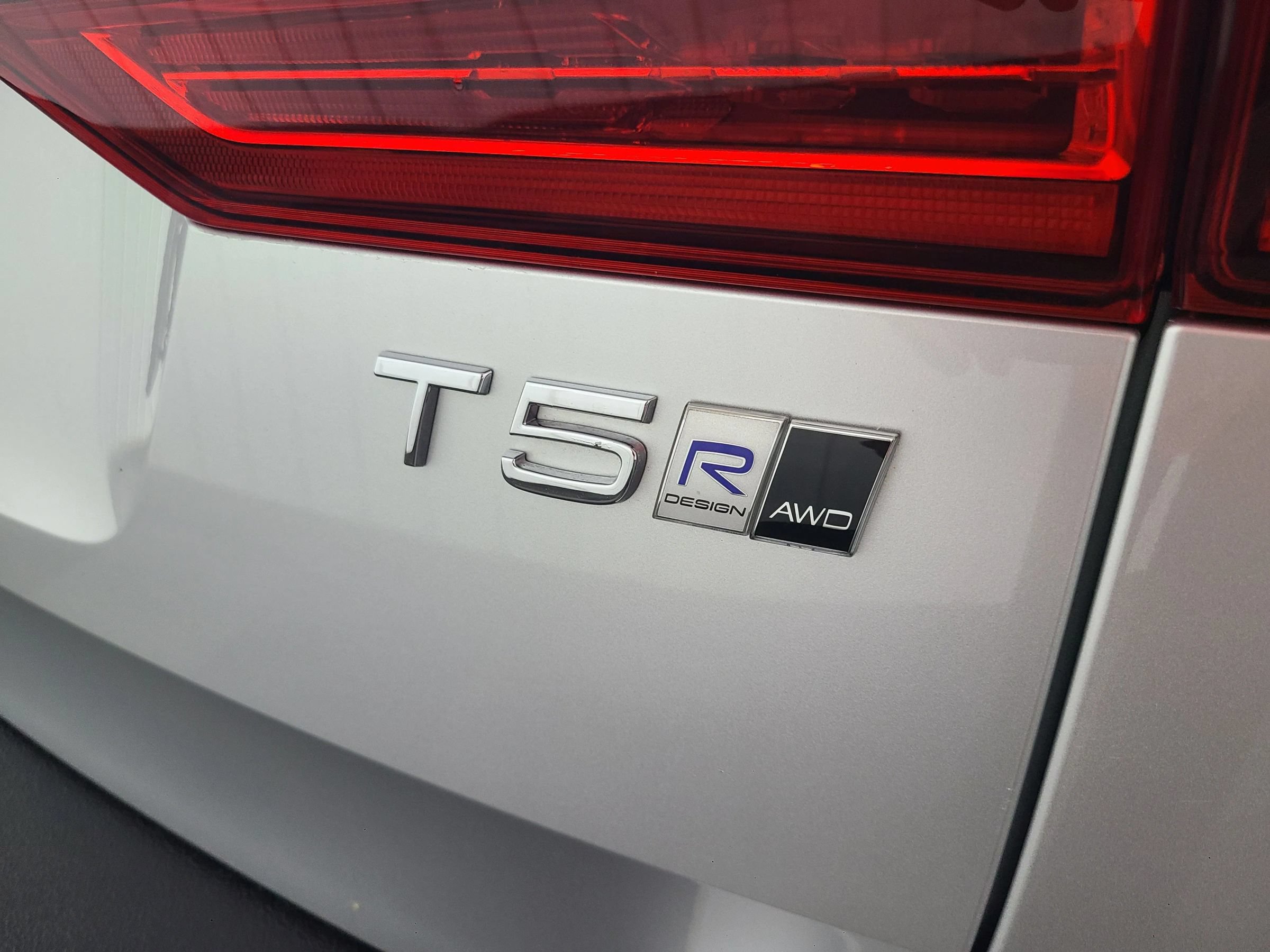 Used 2019 Volvo XC60 T5 R-Design AWD/4WD image 20