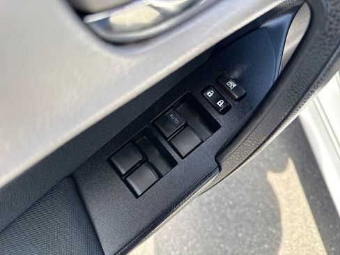 Used 2016 Toyota Corolla LE FWD image 24