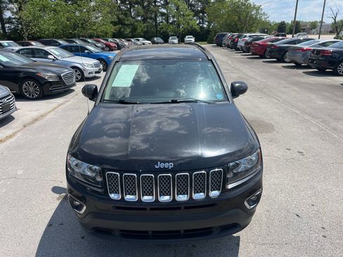 Used 2017 Jeep Compass High Altitude FWD image 3