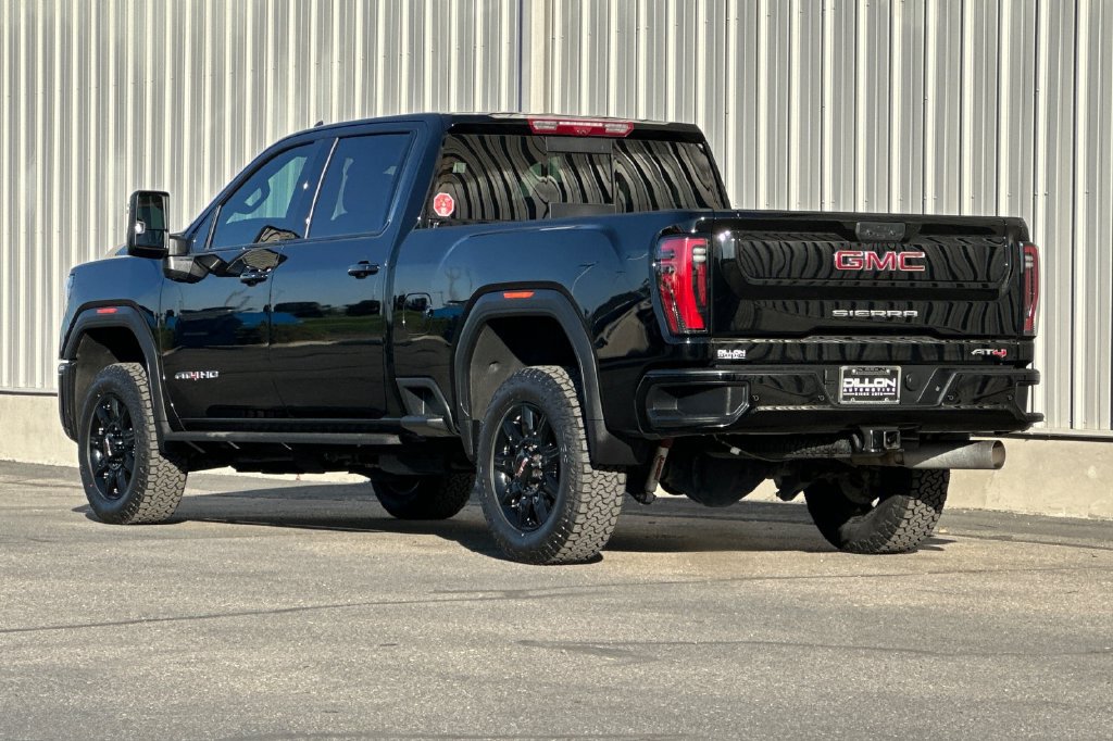 Used 2025 GMC Sierra 2500 AT4 w/ AT4 Premium Plus Package AWD/4WD image 9