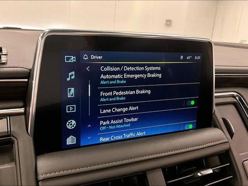 Used 2024 Chevrolet Suburban Z71 image 37