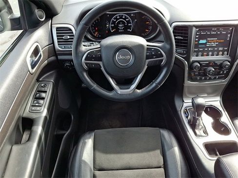 Used 2018 Jeep Grand Cherokee Altitude image 12