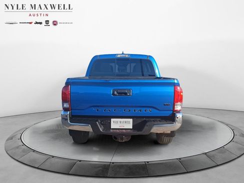 Used 2018 Toyota Tacoma SR5 RWD image 15