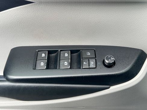 Used 2015 Toyota Highlander Limited w/ Driver Technology Package AWD/4WD image 16