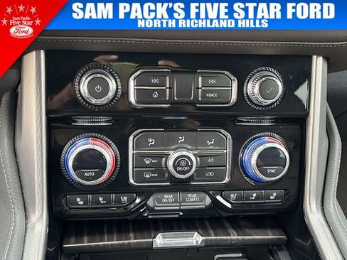 Used 2023 GMC Yukon XL Denali image 27