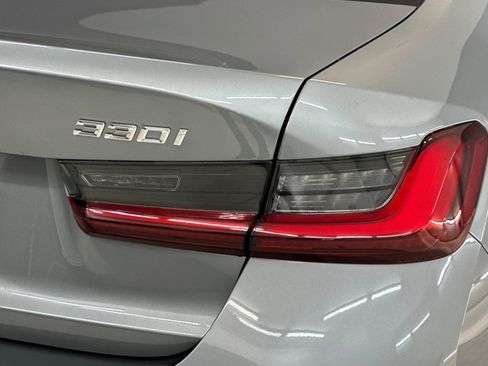 Used 2025 BMW 330i Sedan w/ Premium Package image 12