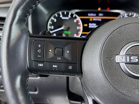 Used 2023 Nissan Rogue SV w/ SV Premium Package image 12