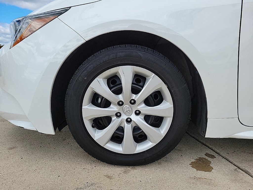 Used 2024 Toyota Corolla LE FWD image 9