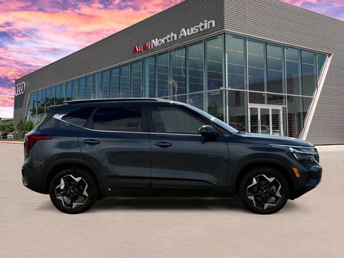 Used 2024 Kia Seltos EX FWD image 4