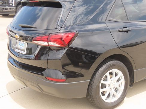 Used 2024 Chevrolet Equinox LS w/ LS Convenience Package FWD image 12