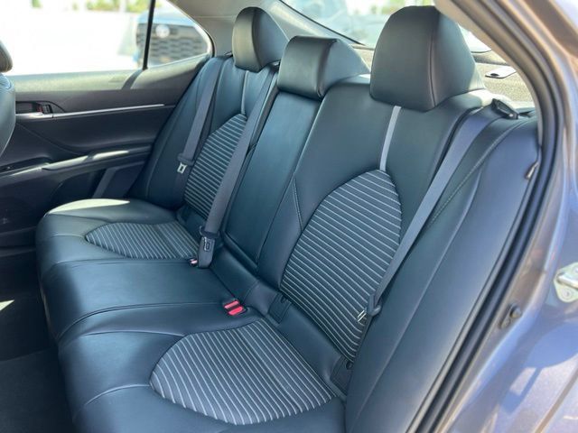 Used 2020 Toyota Camry SE FWD image 16