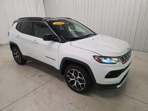 Used 2025 Jeep Compass Limited AWD/4WD image 7