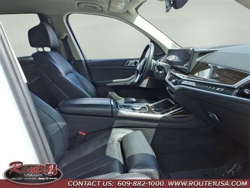 Used 2025 BMW X7 xDrive40i AWD/4WD image 13