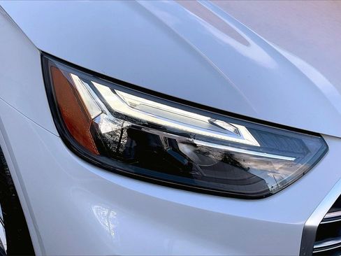 Used 2024 Audi SQ5 Premium Plus w/ Premium Plus Package image 32