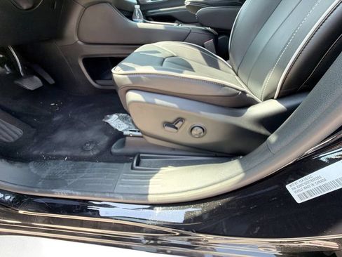 New 2026 Chrysler Pacifica Limited w/ Uconnect Theater Family Group FWD image 14