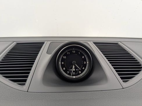 New 2026 Porsche Macan image 21