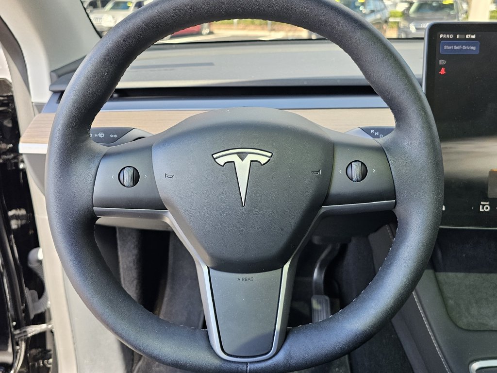 Used 2025 Tesla Model Y Long Range RWD image 22