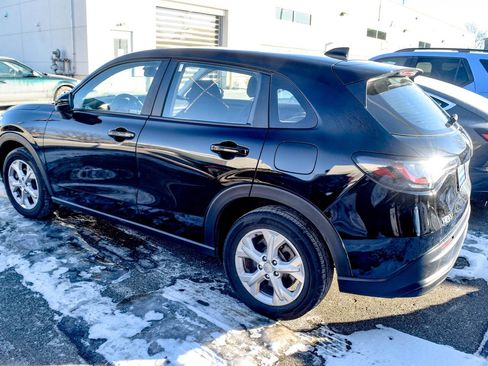 Used 2023 Honda HR-V LX image 3