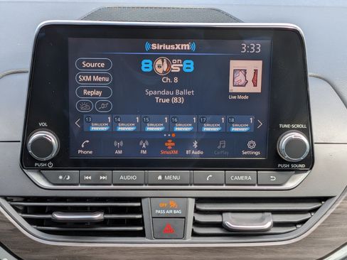 Used 2024 Nissan Altima 2.5 SV FWD image 17