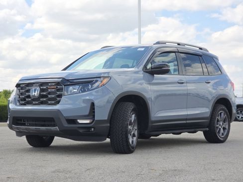 Used 2024 Honda Passport TrailSport image 14