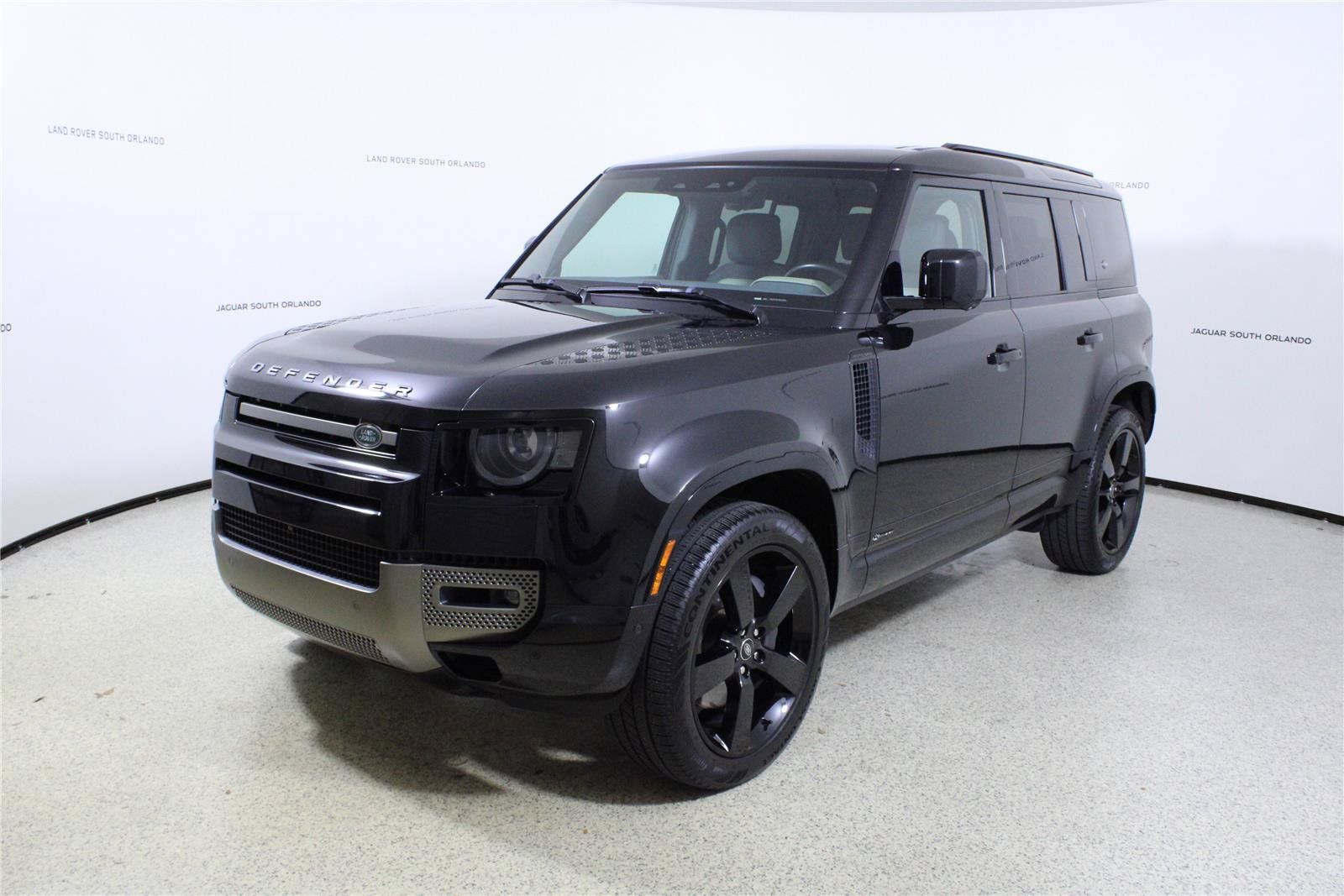 Used 2021 Land Rover Defender 110 X-Dynamic HSE AWD/4WD image 4