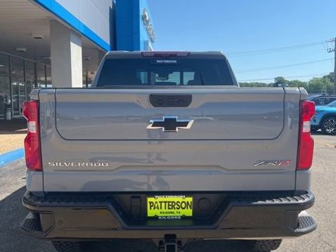 Used 2025 Chevrolet Silverado 1500 ZR2 w/ Technology Package AWD/4WD image 9