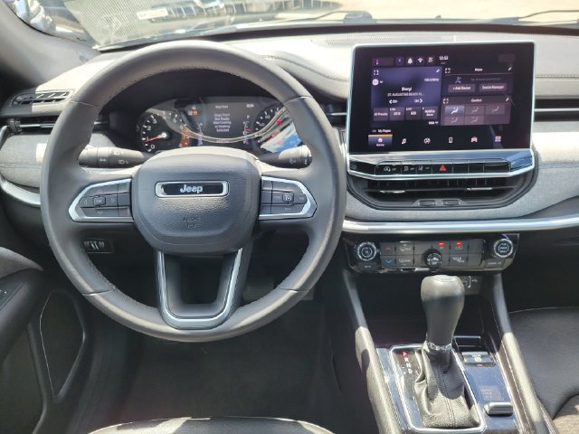 Used 2024 Jeep Compass Latitude AWD/4WD image 16