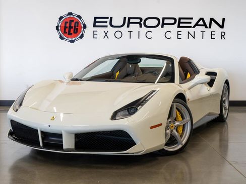 Used 2018 Ferrari 488 Spider image 24