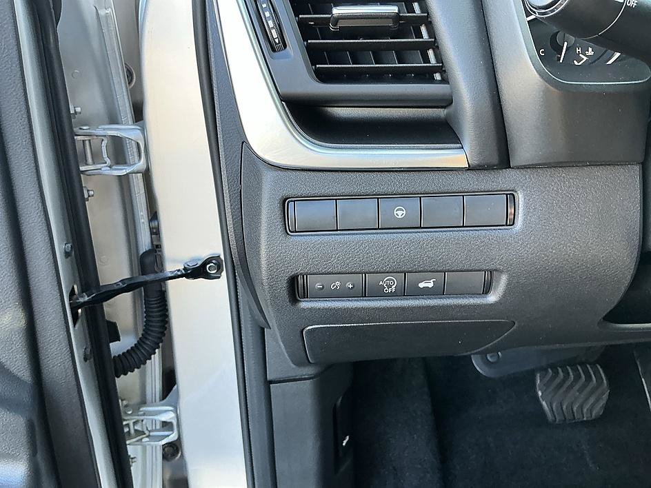 Certified 2023 Nissan Rogue SV w/ SV Premium B Package AWD/4WD image 13