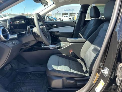 New 2026 Chevrolet Trax LT FWD image 2