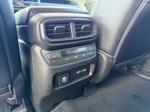 Used 2023 Honda Pilot Elite image 16