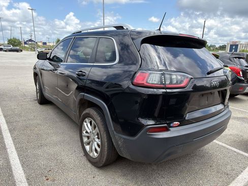 Used 2019 Jeep Cherokee Latitude w/ Popular Appearance Group FWD image 4