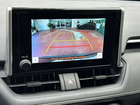 Used 2024 Toyota RAV4 XLE FWD image 25