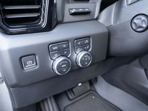 Used 2023 GMC Sierra 1500 AT4X image 14