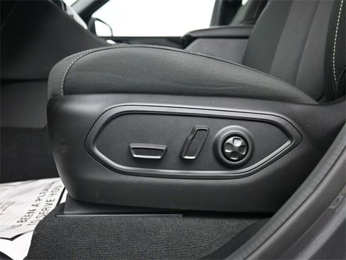 New 2025 Jeep Grand Cherokee Laredo image 11