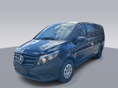 Used 2023 Mercedes-Benz Metris Passenger image 7