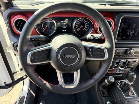 Used 2022 Jeep Wrangler Unlimited Rubicon w/ LED Lighting Group AWD/4WD image 8