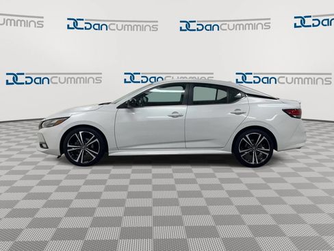 Used 2022 Nissan Sentra SR w/ Electronics Package FWD image 5
