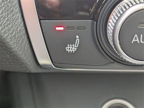 Used 2024 Audi Q3 2.0T Premium Plus image 24