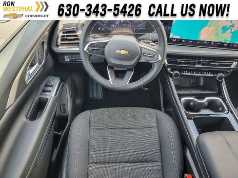 New 2025 Chevrolet Traverse LT image 11