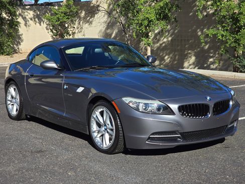 Used 2009 BMW Z4 sDrive30i image 4