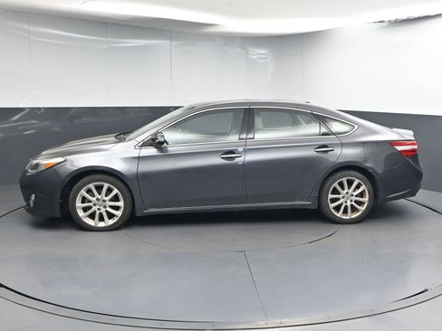 Used 2013 Toyota Avalon XLE Touring FWD image 4