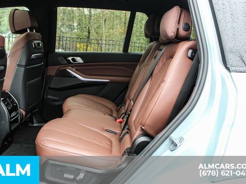 Used 2023 BMW X7 M60i w/ Premium Package image 18
