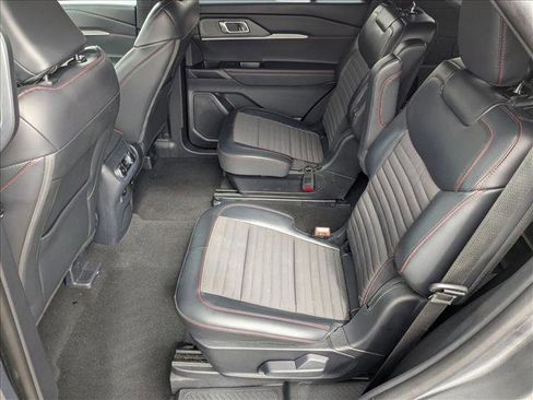 Used 2025 Ford Explorer ST-Line image 21