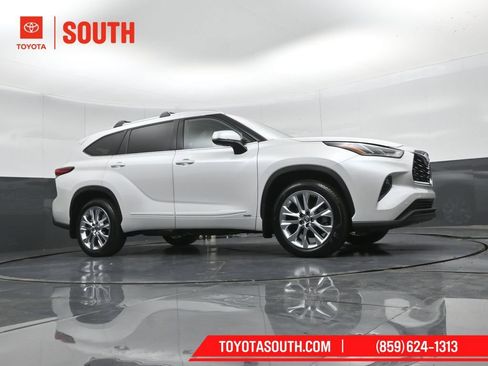 Used 2023 Toyota Highlander Limited w/ Protection Package #3 (TMS) AWD/4WD image 46