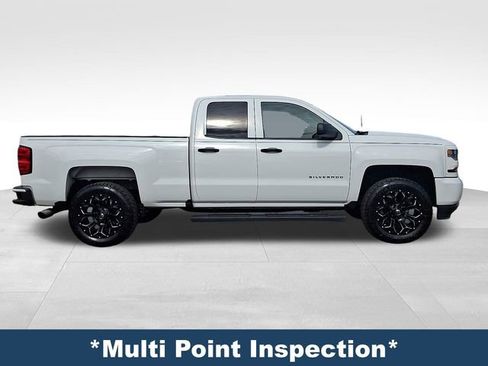 Used 2019 Chevrolet Silverado 1500 Custom w/ Custom Convenience Package image 9