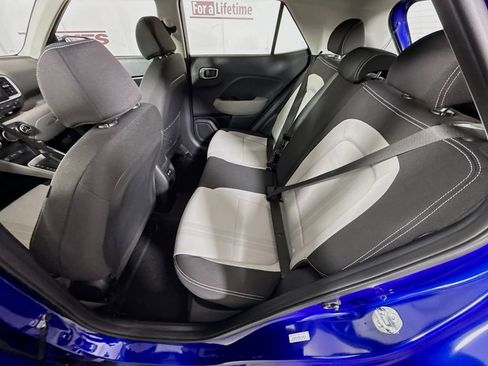 Certified 2024 Hyundai Venue SEL FWD image 28