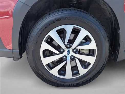 Used 2025 Subaru Outback Premium AWD/4WD image 9