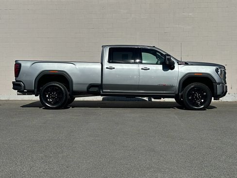 Used 2025 GMC Sierra 3500 AT4 w/ AT4 Premium Plus Package AWD/4WD image 2